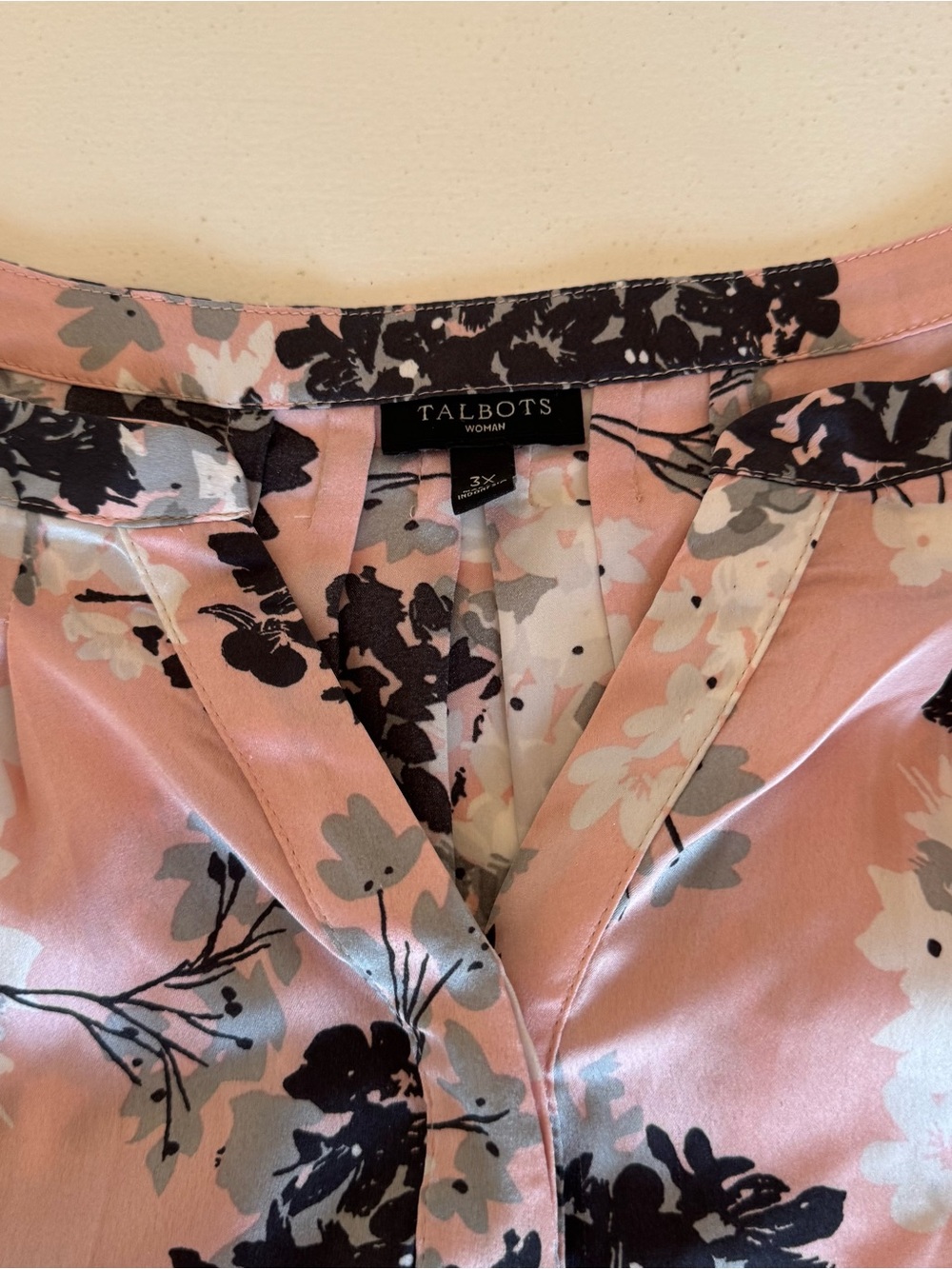 Talbots Plus Pink Floral Satin Button-Notch Long Sleeve Blouse Career - Picture 3 of 9